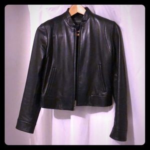 Exquisite cropped black leather jacket